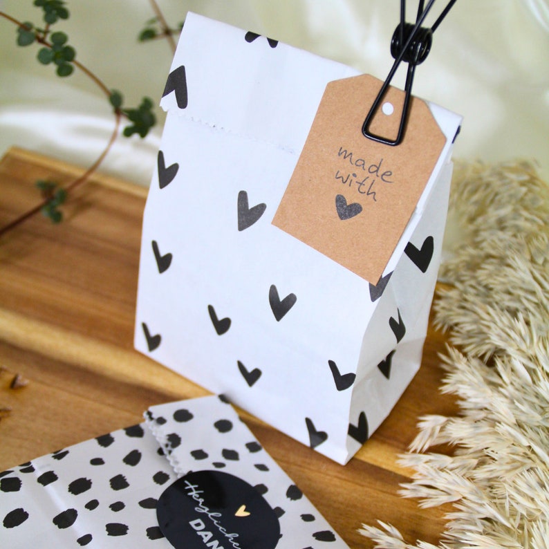 Bolso fondo bloque mediano diferentes motivos Embalaje, embalaje, envoltura de regalos Negro, blanco, corazones, puntos, puntos, bolsa de regalo. imagen 2