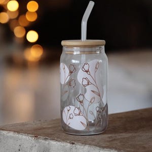 Drinking glass with flower print | Summer glass | Glass straw | Bamboo lid