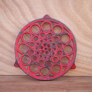 Vintage trivet, cast iron trivet, round trivet, flat support, modernist, trivet