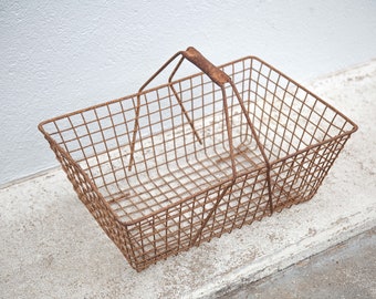 Vintage metal basket, basket with handle, old basket, metal caddy basket, garden basket, mesh basket, interior decoration, metal basket