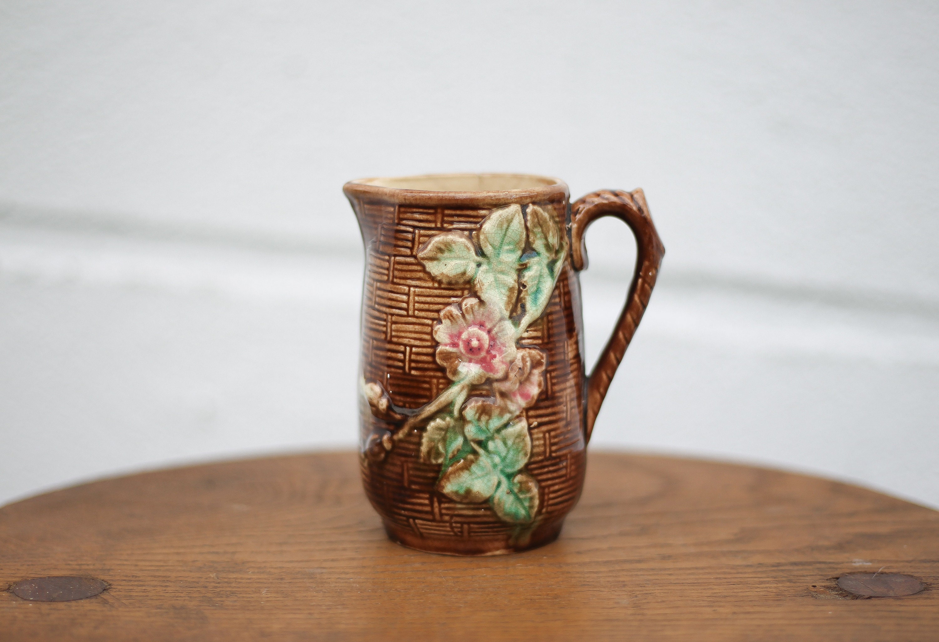 Ancien Pichet Cruche Barbotine Motif Floral Numéroté 5, Collection