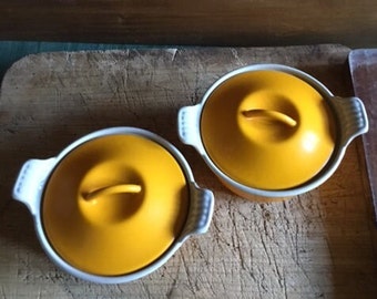 Small Lecreuset casserole dish x 2, pot with enameled cast iron lid, Le Creuset casserole dish, kitchen, cast iron