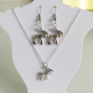 Elk necklace and earrings set. Silver tone moose on silver plated cable chain necklace. Stainless Steel earring wires. Swedish symbol. Älg.