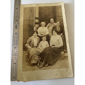 Antyczna grupa RPPC pięciu kobiet i dzieci - koniec lat 90. XIX wieku - lata 1900. - nieopublikowana