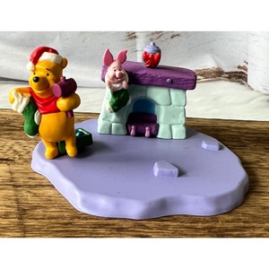 1999 Hallmark Merry Miniatures Winnie the Pooh 2 in set Piglets House 1 in set