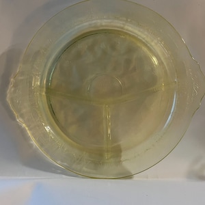 Federal Glass 1930&#39;s Yellow Depression Divided Plate in Patrician Pattern