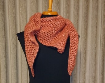 asymmetrisches Schultertuch gestrickt, Dreieckstuch, Drachentuch - Rosa mit Glitzer