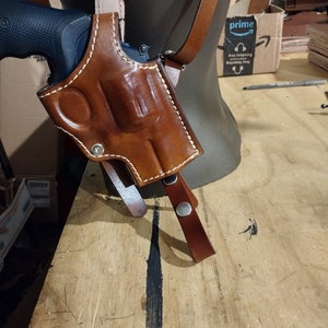 Leather Chest Holster for Revolvers with Thumb Break - Paradise Valley  Leather