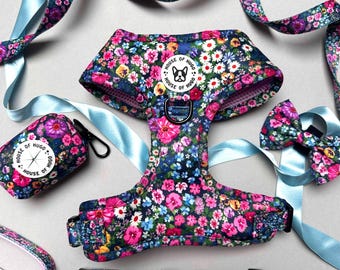 Hondentuigenset met bloemen: bundel met snoepdessin, halsband, riem en afvalzak