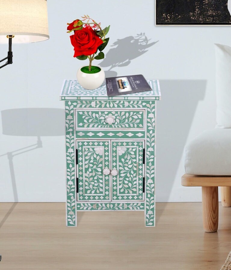 手作りの骨象嵌ナイトスタンド：花柄のベッドサイドテーブル、ホーム