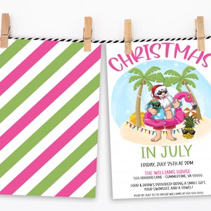 Puede incluir: Una invitaci&oacute;n a una Navidad en julio con un Pap&aacute; Noel de dibujos animados que lleva gafas de sol y una camisa hawaiana, montando un flotador de flamenco rosa en el oc&eacute;ano. El texto dice "Navidad en julio" e incluye la fecha, la hora y el lugar del evento.