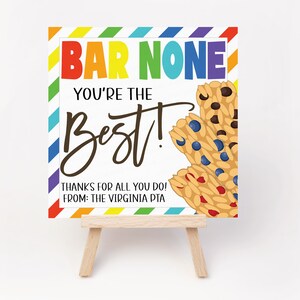 K&ouml;nnte beinhalten: Eine bunte Karte mit dem Text "BAR NONE YOU'RE THE BEST!" und einer Grafik von M&uuml;sliriegeln. Die Karte enth&auml;lt auch den Text "THANKS FOR ALL YOU DO! FROM: THE VIRGINIA PTA".