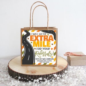 Fall Referral Marketing Gift Tag, ik zal de extra mijl gaan voor uw verwijzingen, Thanksgiving makelaar onroerend goed pop door verzekering, afdrukbaar