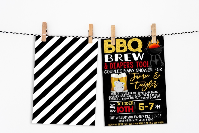 Puede incluir: Fondo de rayas blancas y negras con una invitaci&oacute;n negra y dorada para un baby shower de parejas. La invitaci&oacute;n dice "BBQ Brew & Diapers Too! Couples Baby Shower for Jamie & Taylor" con una fecha de "Sun. 10th" y una hora de "5-7 PM".