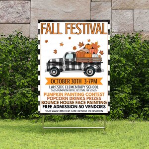 Puede incluir: Una camioneta de recogida negra y blanca a cuadros con una cama llena de calabazas naranjas. La camioneta est&aacute; conduciendo por un camino a cuadros negro y blanco. El texto "FALL FESTIVAL" est&aacute; en la parte superior de la imagen. El texto "OCTOBER 30TH 3-7PM" est&aacute; debajo de la camioneta. El texto "LAKESIDE ELEMENTARY SCHOOL" est&aacute; debajo de la fecha. El texto "5555 PUMPKIN DRIVE, FESTIVAL VA 55555" est&aacute; debajo del nombre de la escuela. El texto "PUMPKIN PAINTING CONTEST" est&aacute; debajo de la direcci&oacute;n. El texto "POPCORN DRINKS PRIZES" est&aacute; debajo del nombre del concurso. El texto "BOUNCE HOUSE FACE PAINTING" est&aacute; debajo de los premios. El texto "FREE ADMISSION 50 VENDORS" est&aacute; debajo del castillo inflable. El texto "VISIT WWW.EMAILHERE.COM FOR MORE INFORMATION" est&aacute; en la parte inferior de la imagen.