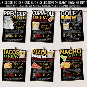 Puede incluir: Conjunto de 6 invitaciones de baby shower negras y doradas con diferentes temas. Las invitaciones presentan ilustraciones de comida y bebidas, como un barril, cornhole, palos de golf, tacos, pizza y nachos. Cada invitaci&oacute;n incluye el texto "Brew & Diapers Too!" y los nombres de la pareja homenajeada. Las invitaciones son para una baby shower de parejas el 10 de octubre de 17:00 a 19:00.