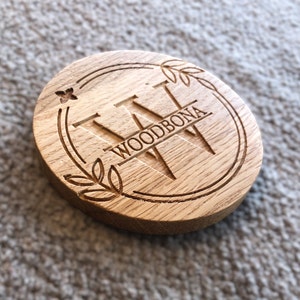 Untersetzer aus Naturholz, Untersetzer mit Text, personalisierte Botschaft auf Untersetzern, Untersetzer mit Logo, personalisiertes Hochzeitsgeschenk