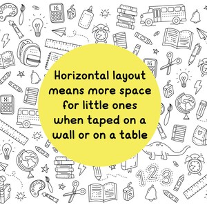 Pode incluir: Um c&iacute;rculo amarelo com o texto "Horizontal layout means more space for little ones when taped on a wall or on a table" rodeado por rabiscos pretos e brancos de materiais escolares, incluindo um &ocirc;nibus, livros, l&aacute;pis, r&eacute;guas e um globo terrestre.