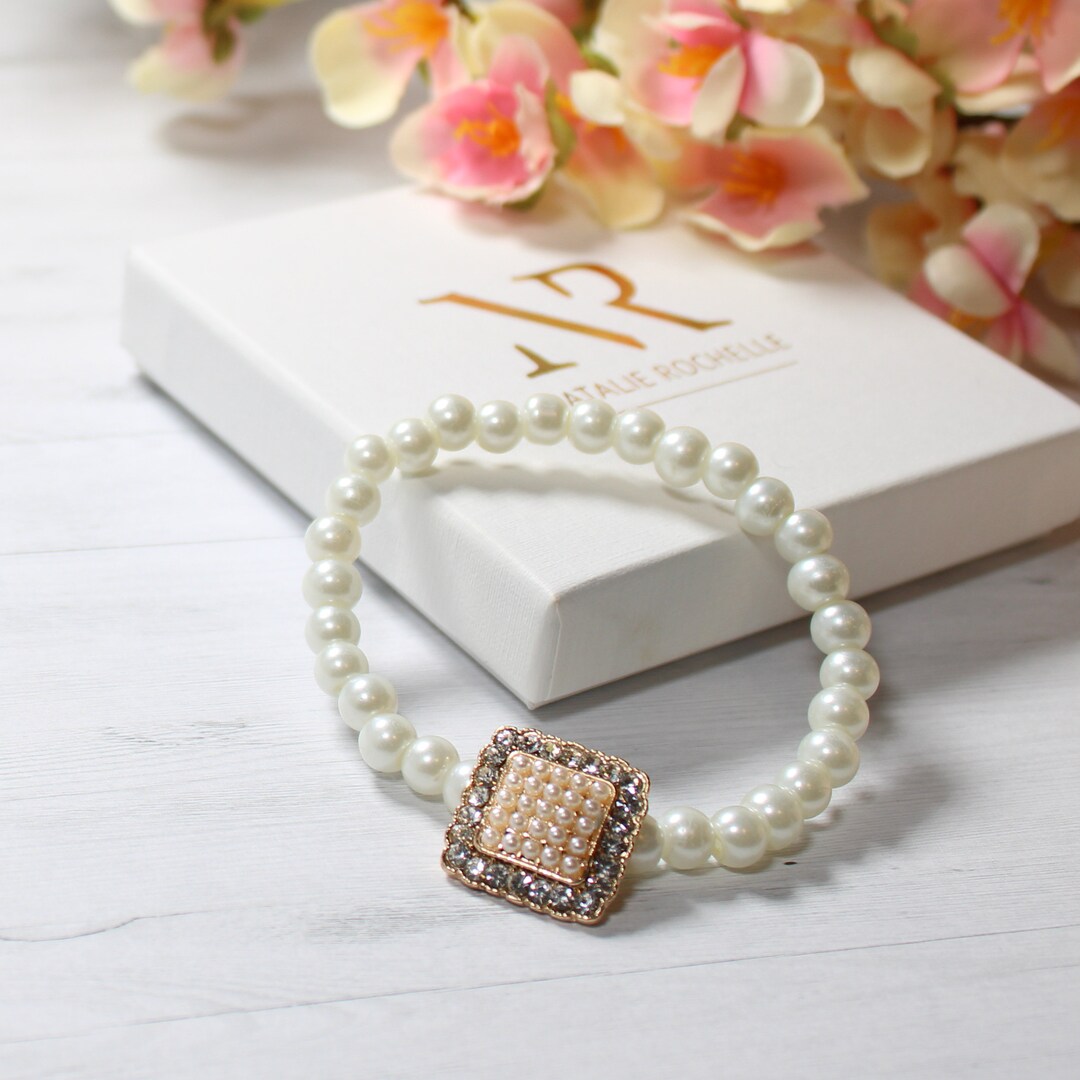 Ivory Pearl Bracelet With Wood Closure