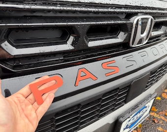 Letras para el parachoques/parrilla delantero compatibles con Honda Passport 2026+ / Plástico ABS de 1/16" / Fabricado en EE. UU.