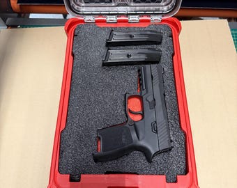 Inserto de espuma Milwaukee PACKOUT: estuche personalizado para pistola, cargador y organizador de munición. Mejora con espuma protectora.