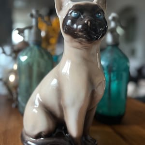 XL Porcelain Siamese Cat