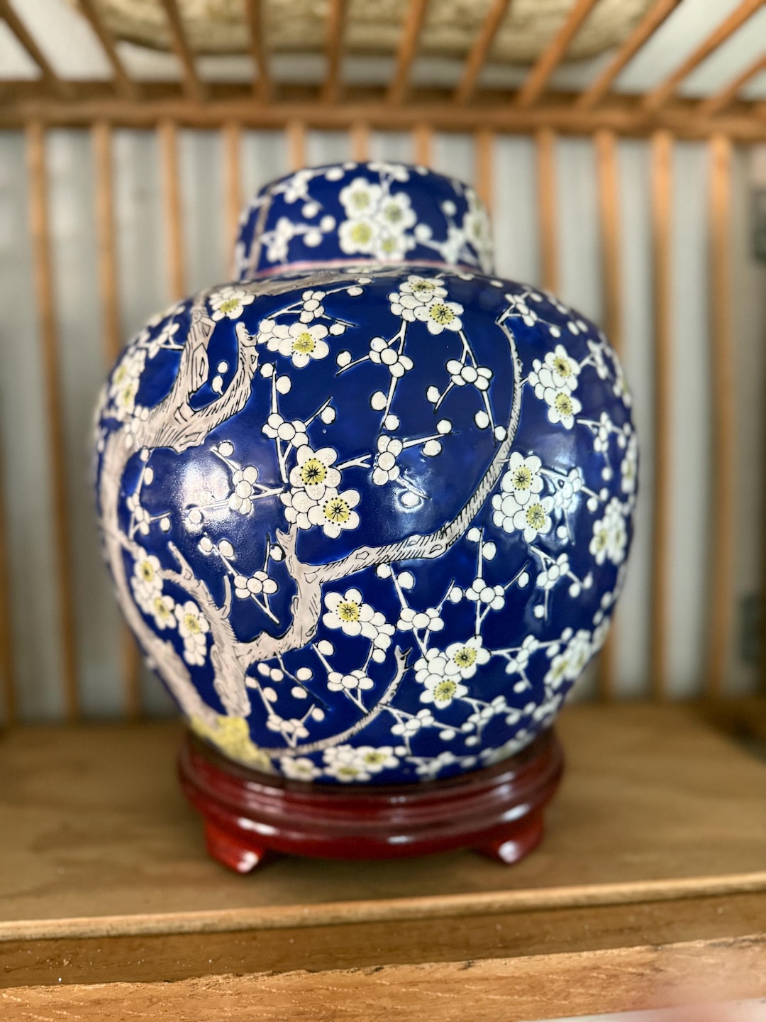 青い花柄プルナスの花瓶と木製スタンド - Etsy 日本