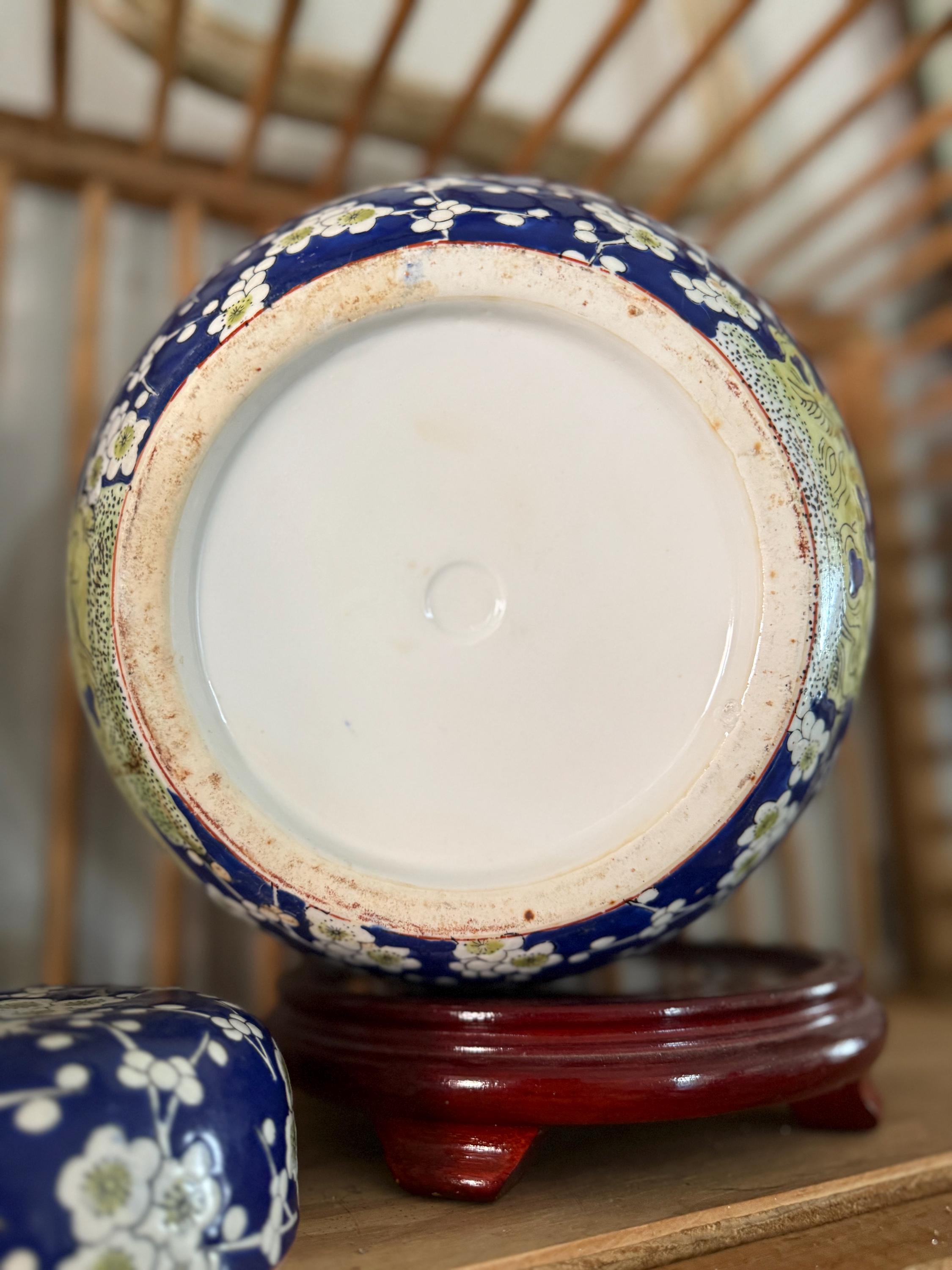 青い花柄プルナスの花瓶と木製スタンド - Etsy 日本