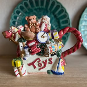 Fitz and Floyd Christmas Decorative Tea Pot