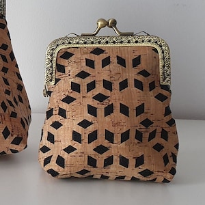 Porte-monnaie fermoir vintage en liège motifs losanges noirs