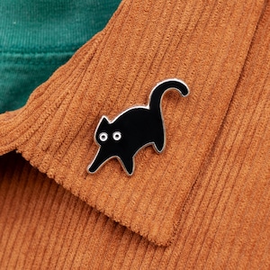 黒猫のエナメルピン