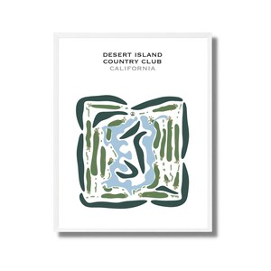 Könnte beinhalten: Gerahmter Druck mit einer Golfplatzkarte. Die Karte ist eine stilisierte Illustration mit grünen Fairways, blauen Wasserflächen und dem Text "DESERT ISLAND COUNTRY CLUB CALIFORNIA" oben.