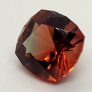 Red, Oregon Sunstone 2.4ct Corner Round