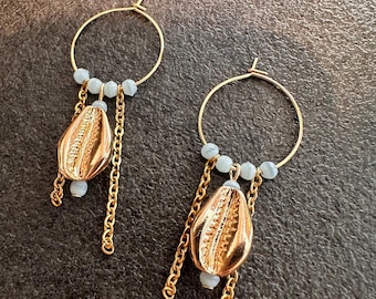 Gold hoop earrings with gold shells and gold accents, pearl jewelry, gold jewelry, stainless steel, earrings with pearls