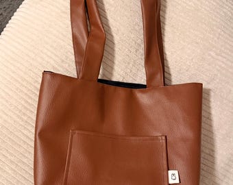 Handmade faux leather bag with inside and outside pockets | Everyday bag with snap closure and long handles | Miffy Label