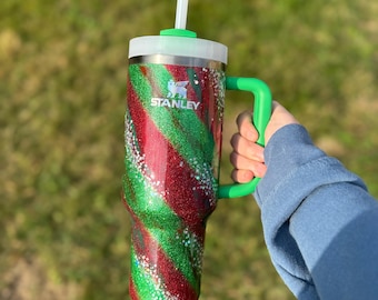 Vaso navideño personalizado / Vaso Stanley con mármol verde, rojo y plateado (HECHO POR ENCARGO)