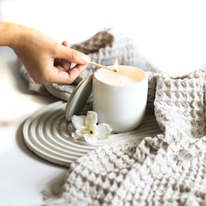 Gardenia Candle, Concrete Candle,Floral Candle, Luxury Candle, Handmade Candle, All Natural Candle, Phthalate Free, Coconut Wax Candle