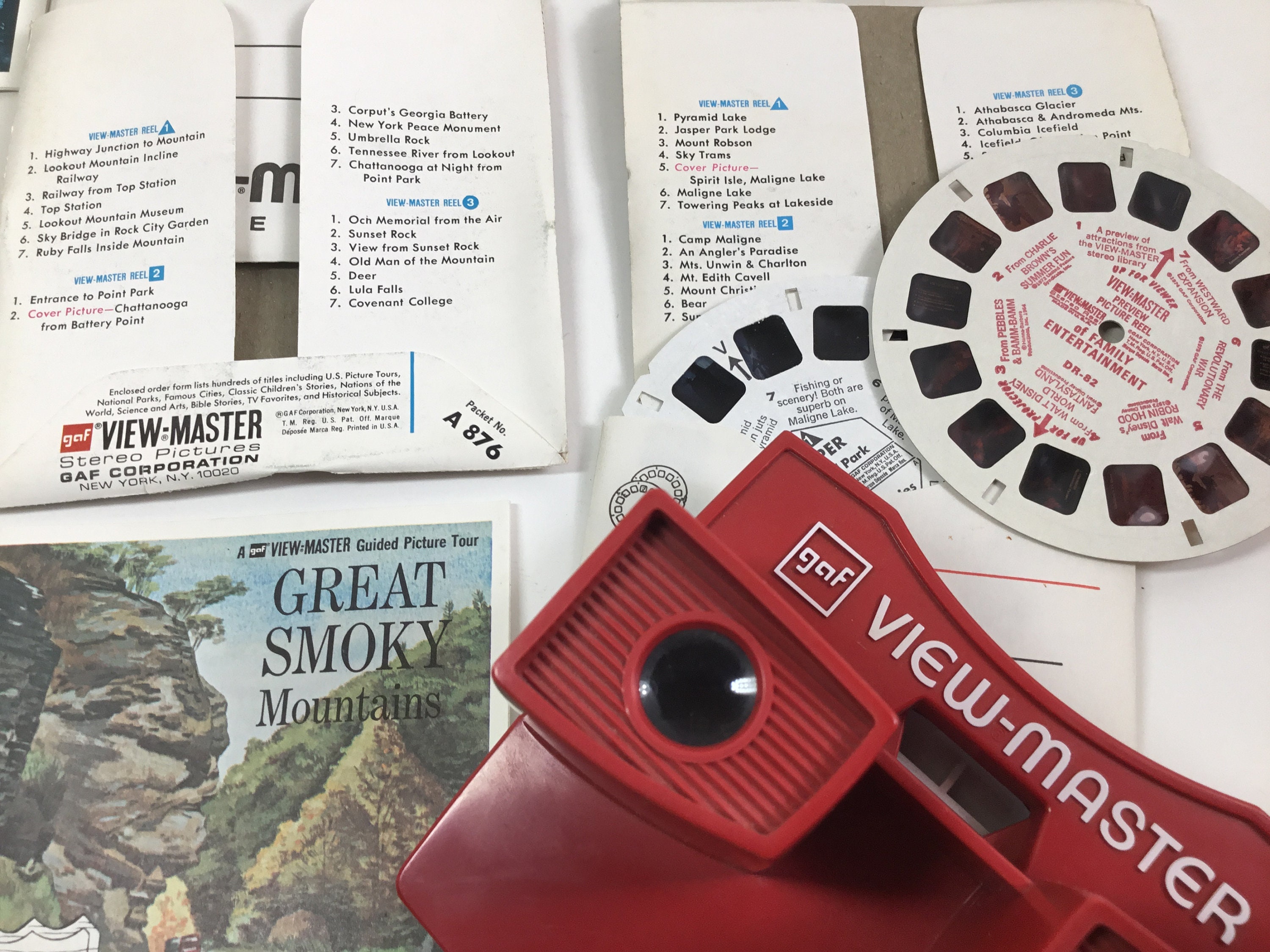 Vintage Gaf VIEWMASTER Red and White Viewmaster Viewer With Blue
