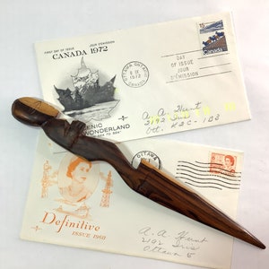 Abridor de cartas de madeira para orações vintage antigo e exclusivo, superfície lisa esculpida à mão, estátua tribal taitiana africana, cortador de faca de papel