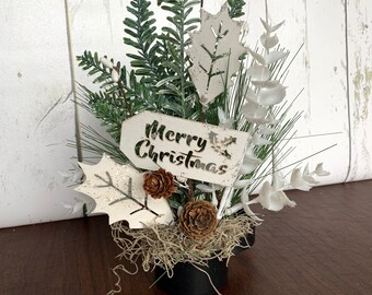 Christmas Bottle Bouquet: Eucalyptus Wine Bottle Attachment