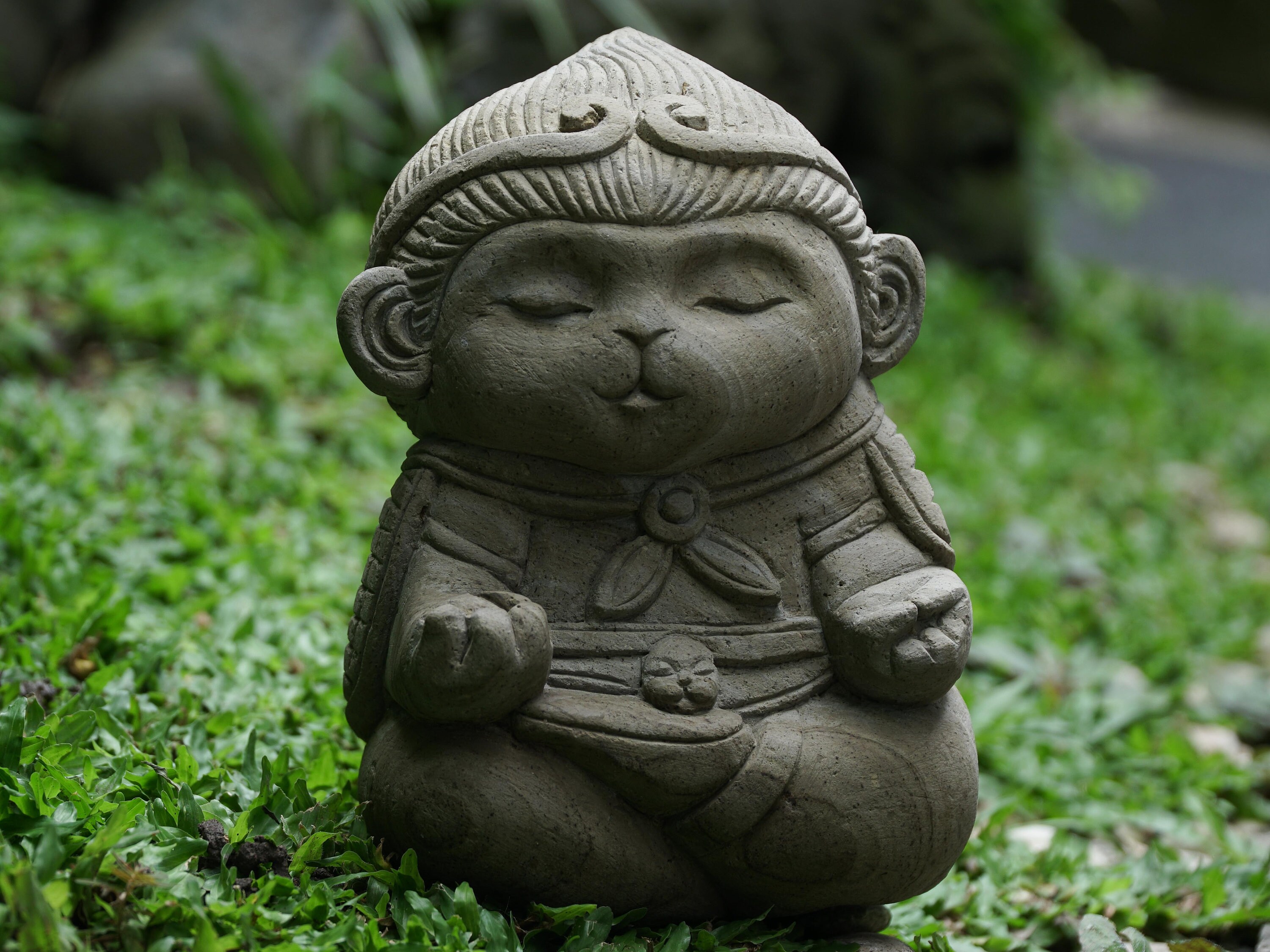 石の猿王瞑想彫刻 7.8インチ - 20 cm、石像、猿のフィギュア、猿愛好家