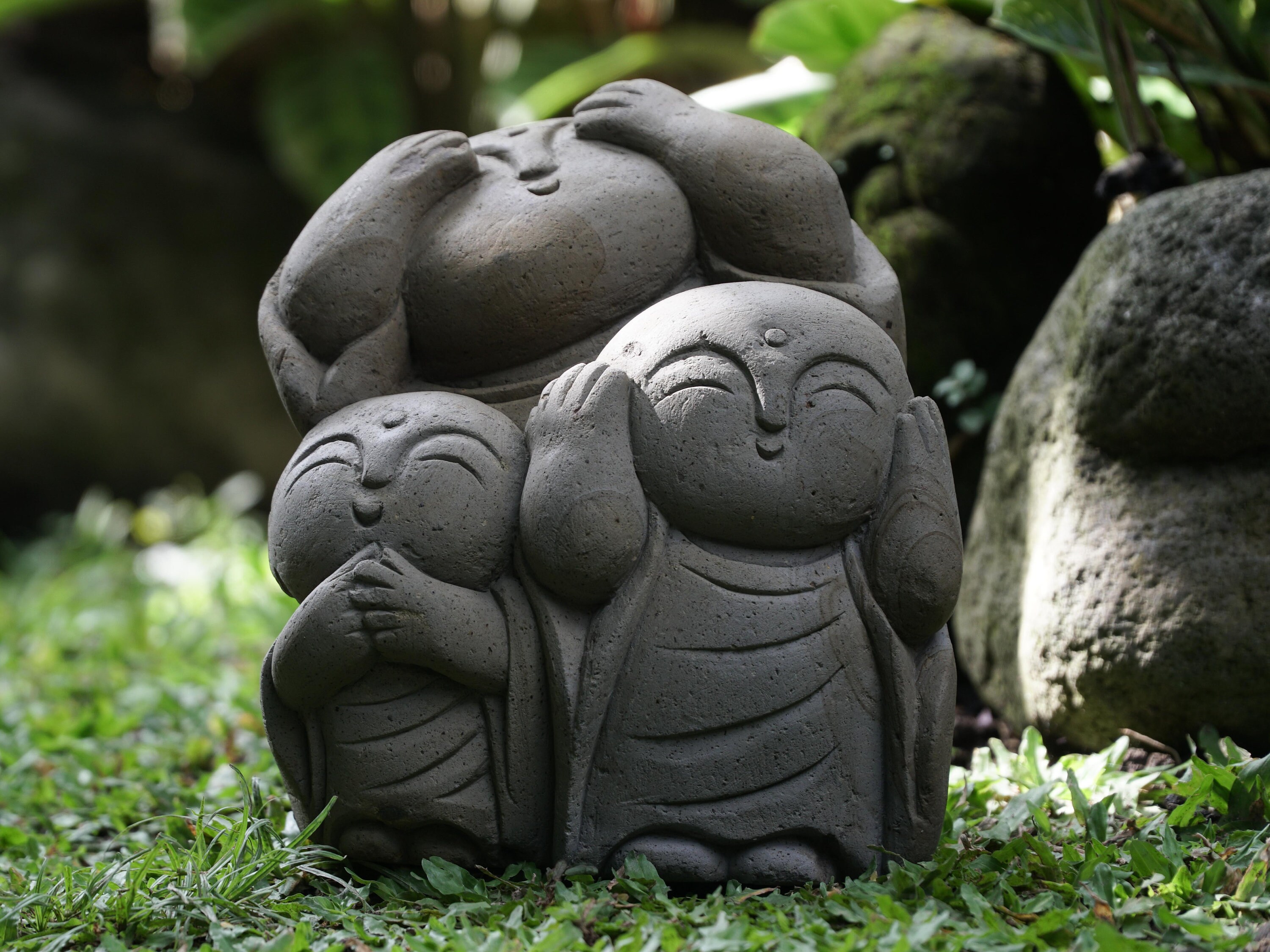 石像手彫り 蛭川錆石の地蔵 | あたたかみのある御影石 - ISHIMOオンラインショップ