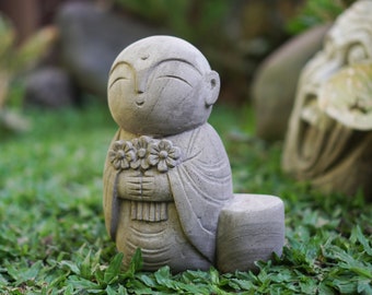 Escultura japonesa Jizo de 7,8" pulgadas / 20 cm, escultura de piedra, hecha a mano, tallada a mano, adorno, inauguración de la casa, decoración del hogar, decoración del jardín