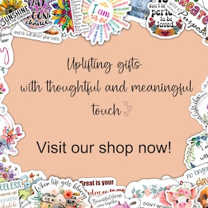 Puede incluir: Una imagen con una colecci&oacute;n de pegatinas coloridas con citas inspiradoras y dise&ntilde;os florales. El texto dice: "Regalos edificantes con un toque reflexivo y significativo. &iexcl;Visita nuestra tienda ahora!"