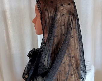 Second Best ** Daisy black wrap/rectangular veil