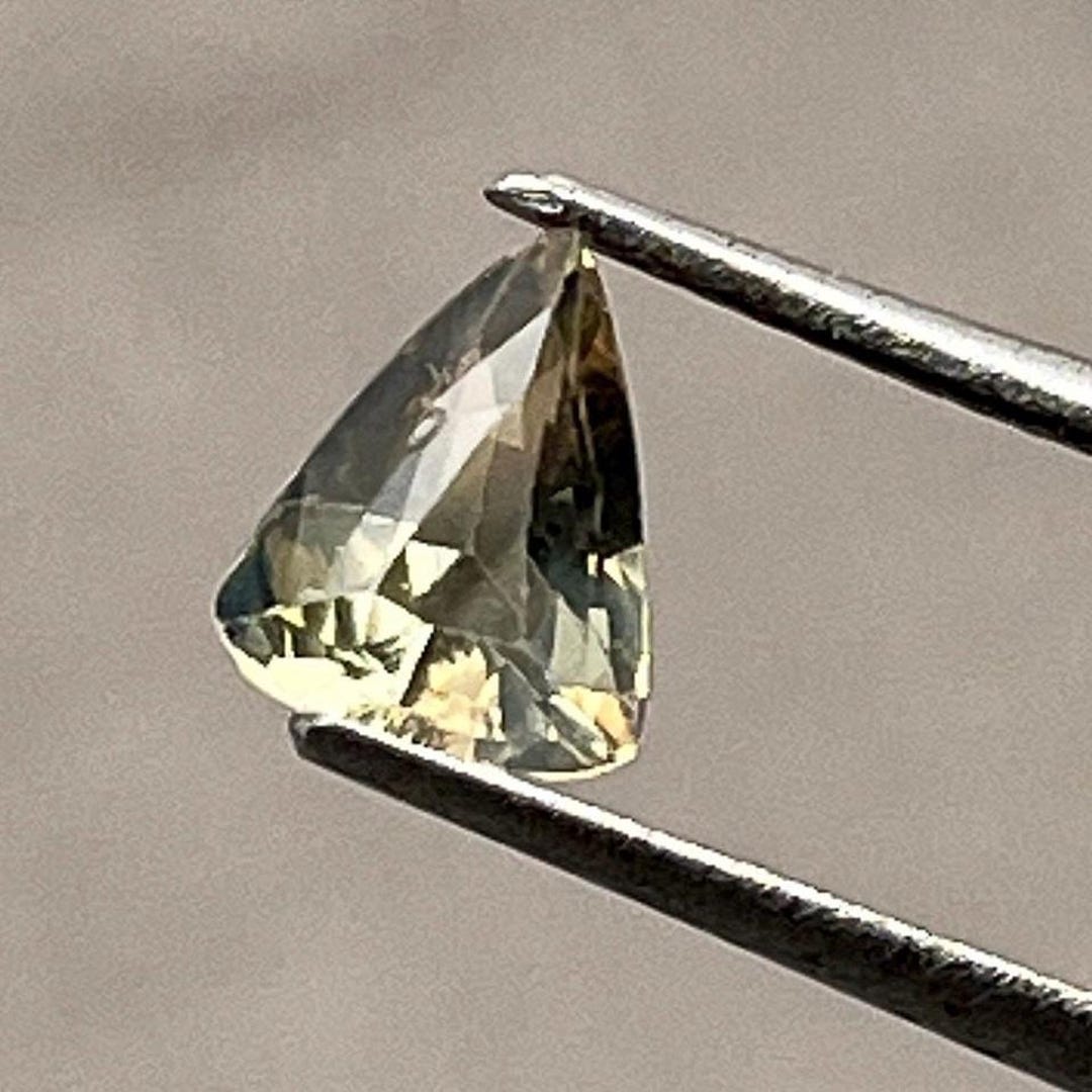 1.22ct Unheated Green Sapphire: Triangle Gemstone for Jewelry Design - Etsy