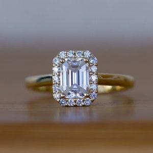 Langwerpige rechthoek 1 karaat smaragd geslepen Moissanite diamanten jubileumring voor vrouw