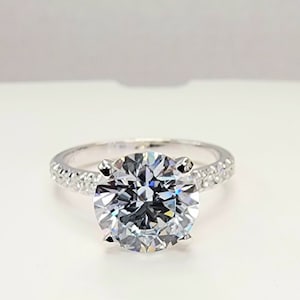 IGI Certified 2.5 Carat Lab Diamond Engagement Ring with Side Stones