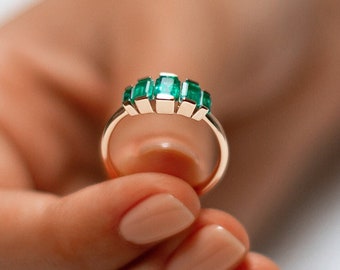 14k/18k Yellow Gold Ring with 5 Colombian Emerald Baguettes