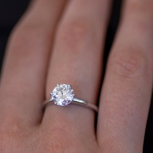 Diamond Engagement Solitaire Ring, 6 Prong Setting 14k White Gold Classic Ring Fer Wedding, 2 Carat Round Cut E VS1 Lab Grown Diamond.